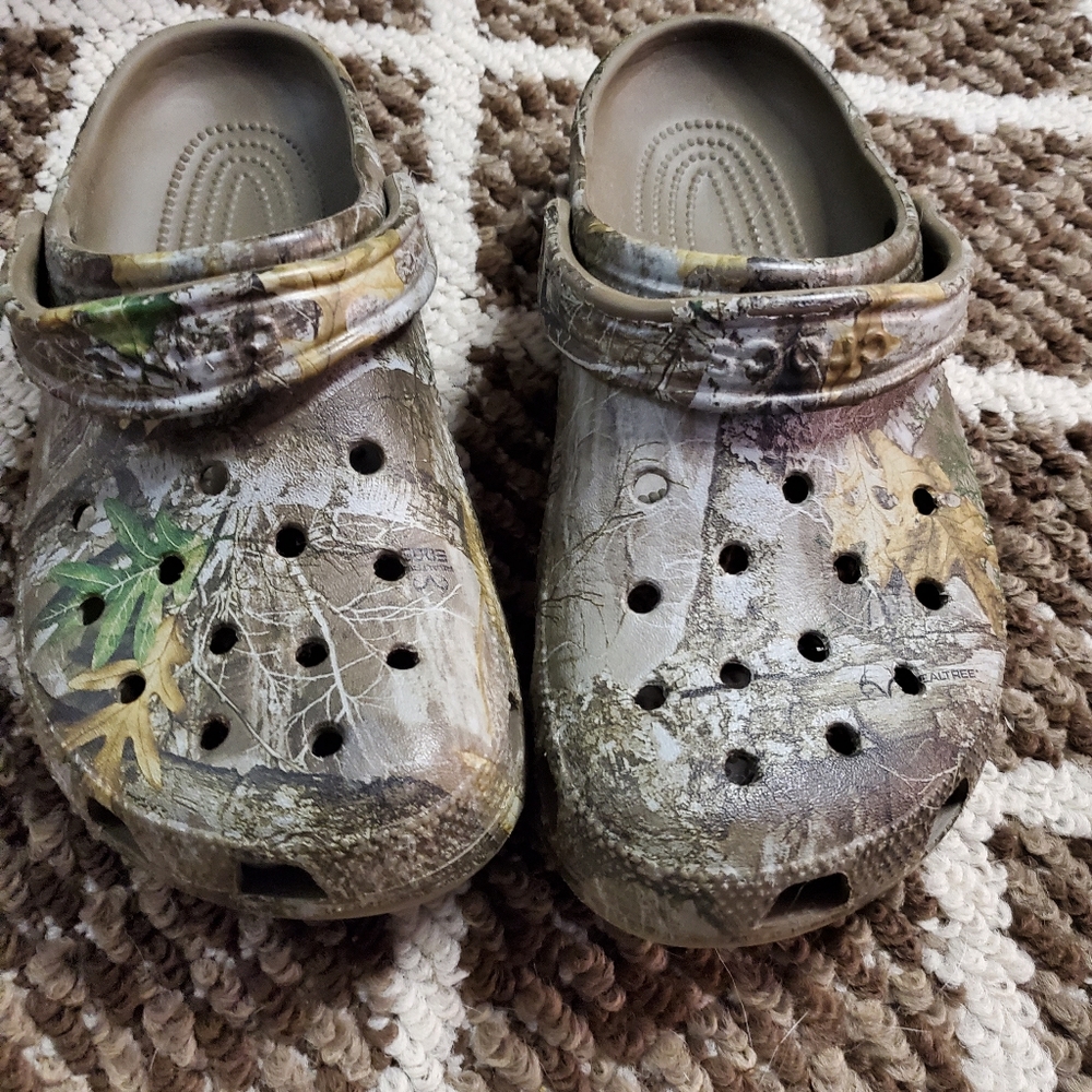 Crocs camo
